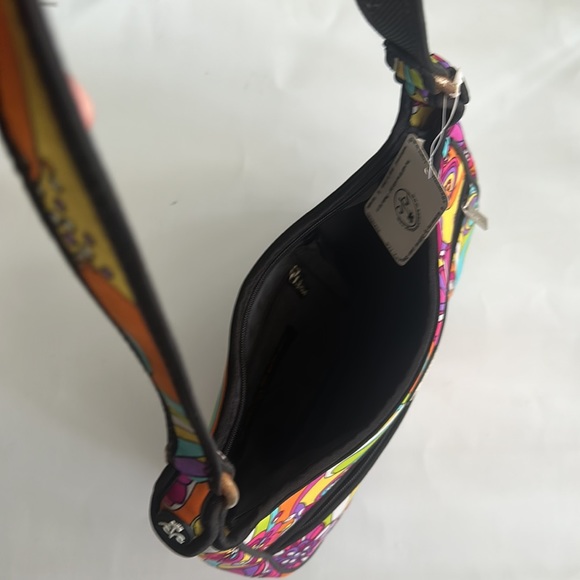 Beach by CLC. Mod art design, like new inside zipper pocket front zipper pocket - Picture 14 of 16